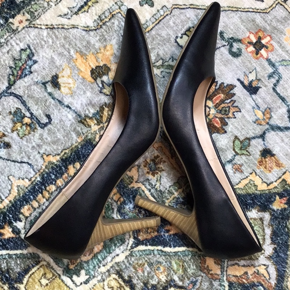 Attention ‘Tyanna’ Black Faux Leather Point Toe Stacked Heel Pumps Sz.8.5 - Picture 9 of 10